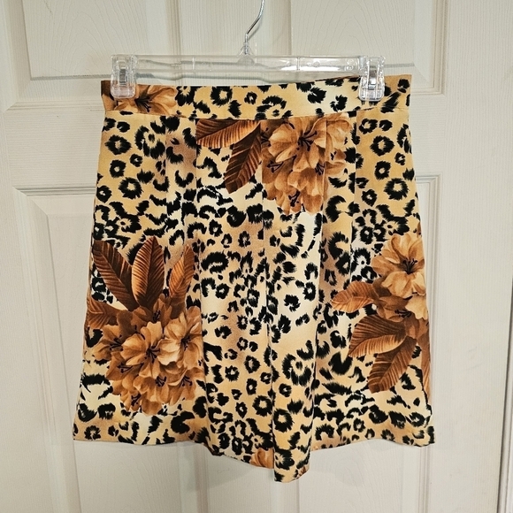 Vintage Set Sleeveless Button Down Blouse High Waste Shorts Floral Cheetah Print - Picture 3 of 9